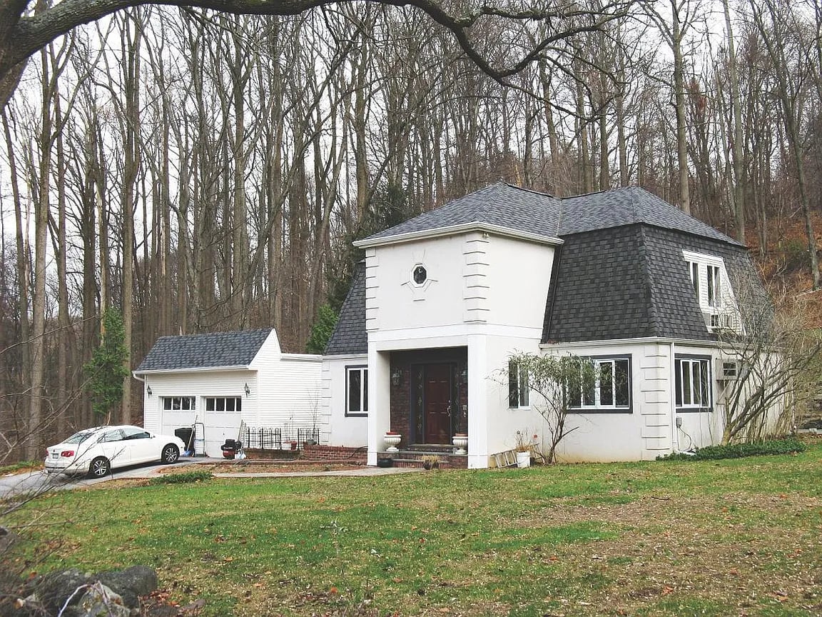 26 Hollis Ln