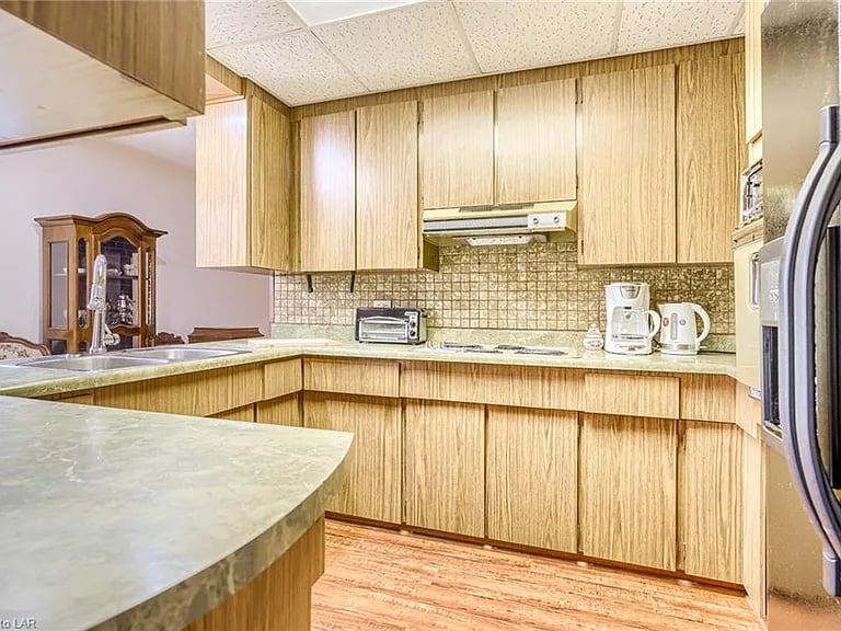 1668 Beaumont Dr