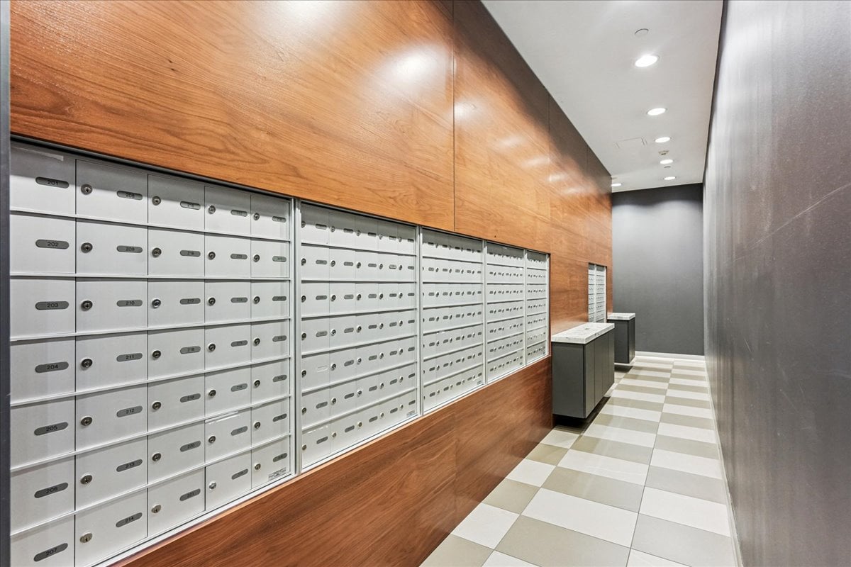 560 King St West Suite 1006