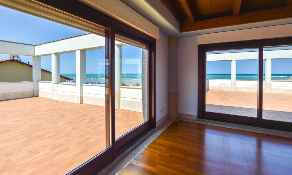 Perfect Penthouse with Panoramic Beachfront Views