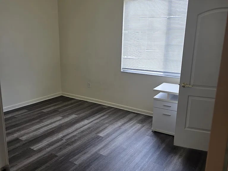 1945 Fortstone Ln #8