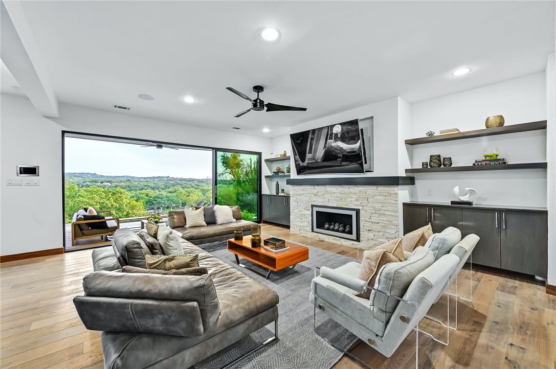 4809 Palisade Dr