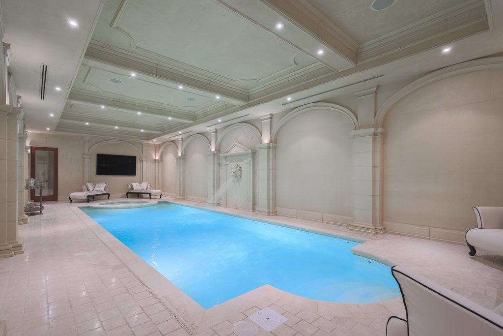 489 Lakeshore Road East