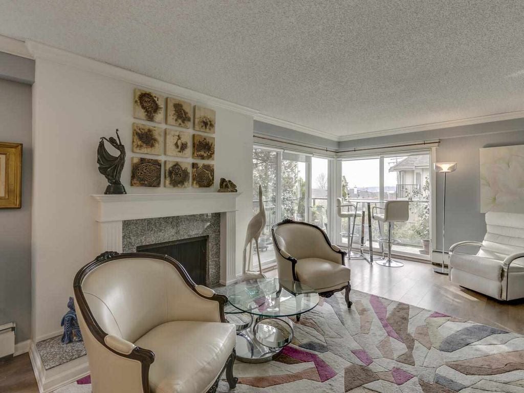 1515 Chesterfield Ave, #205