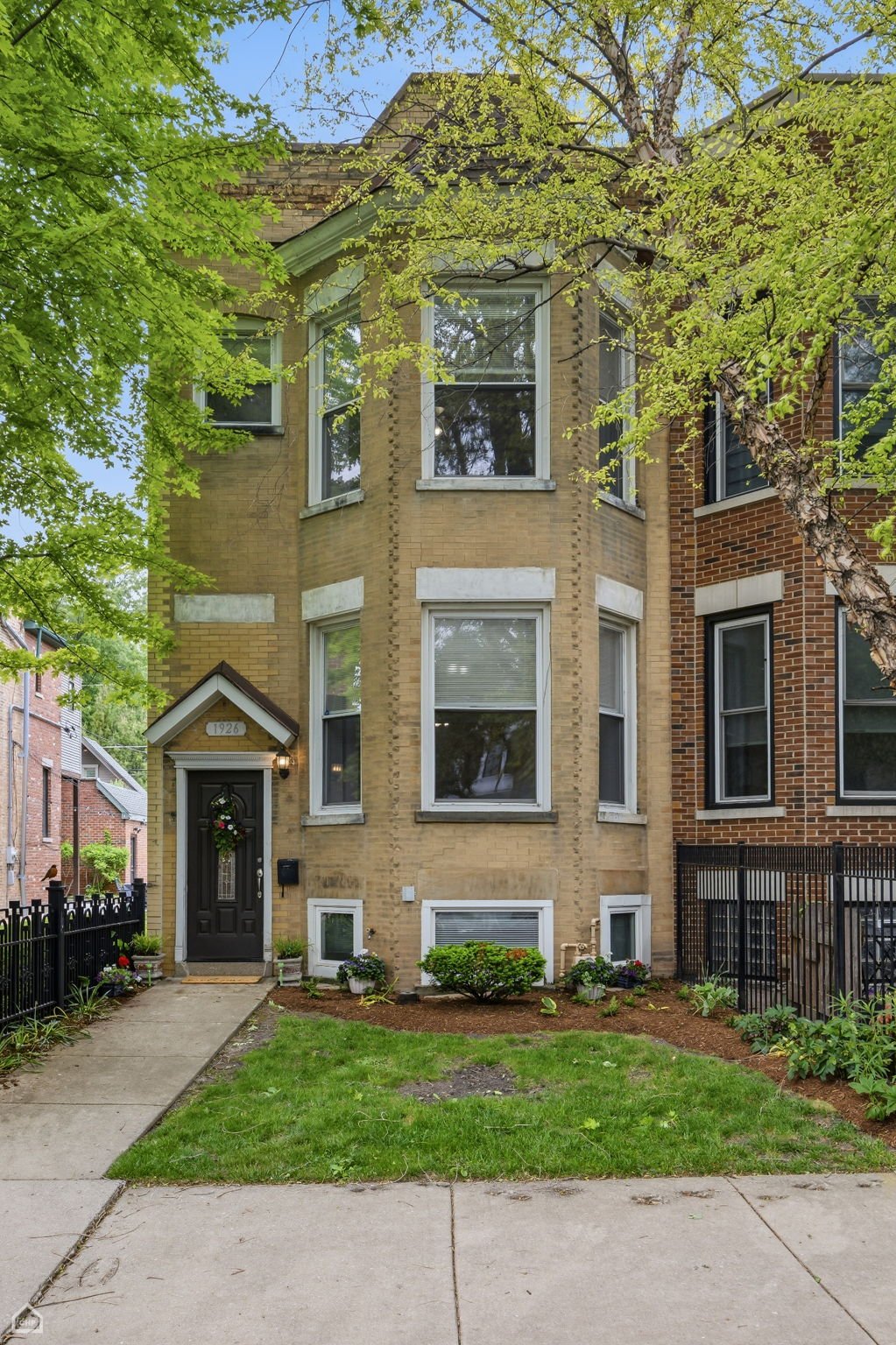 Roscoe Village 3 Bedroom Rowhouse 