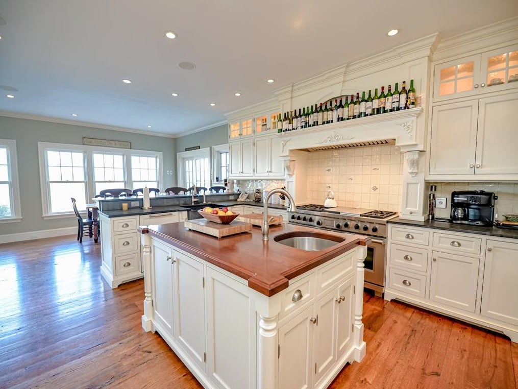 96 Beach Rd