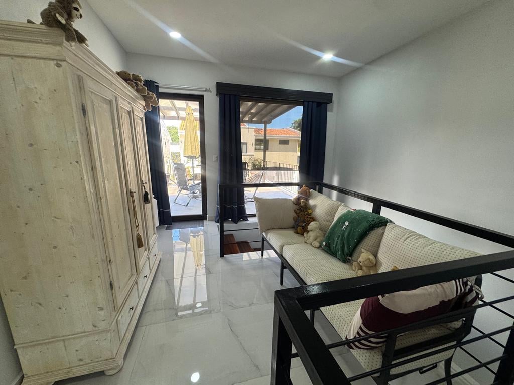 3-Bed Coastal Villa – Marina Access