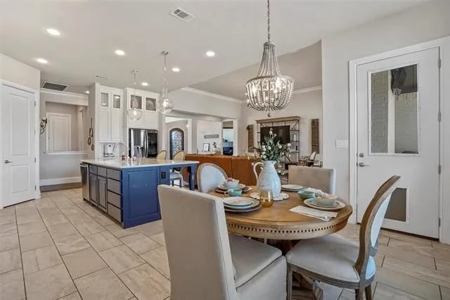 8613 Colina Ter