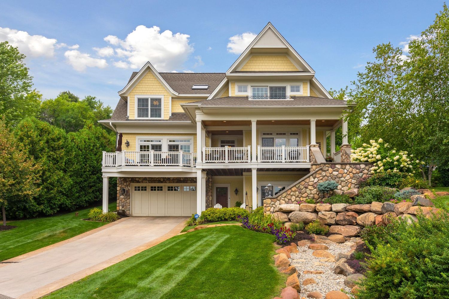 5160 Greenwood Cir