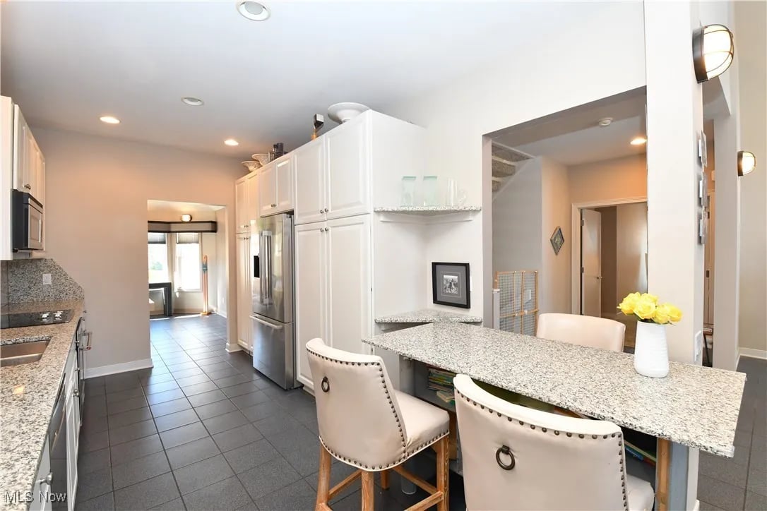 381 W Glengary Cir