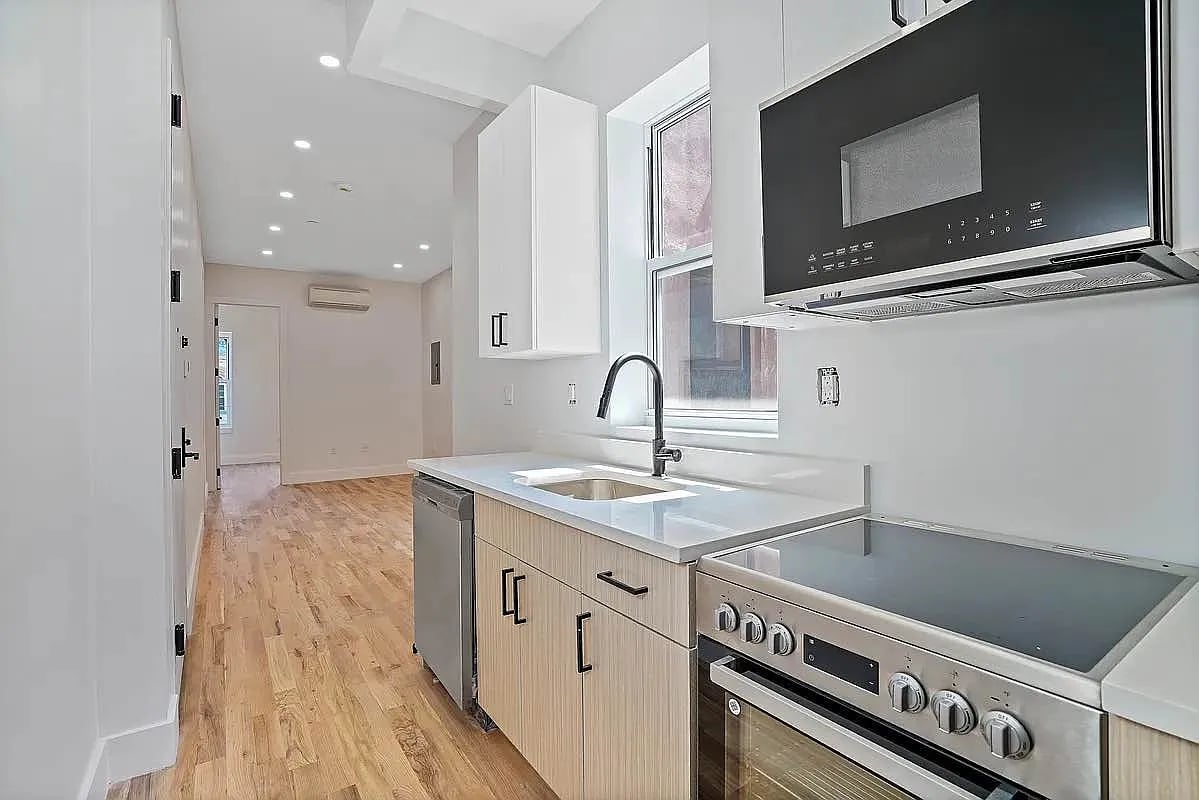 1865 Putnam Avenue 2A