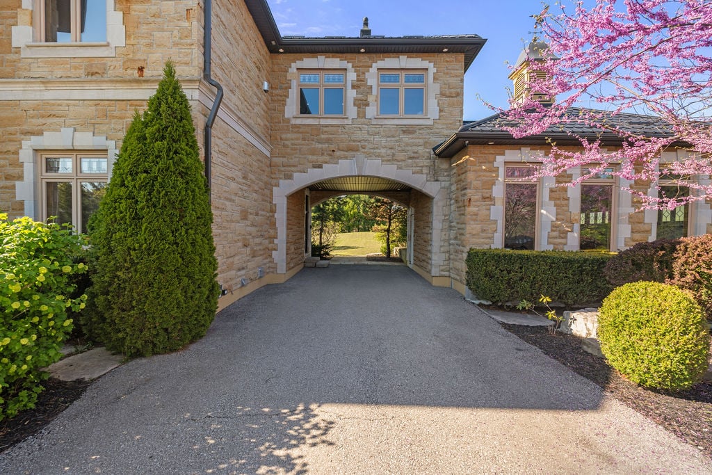 2659 2 Side Road, Burlington