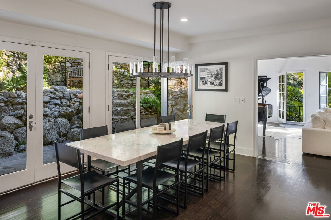 Velaris Estate, Laurel Canyon Blvd, 90046