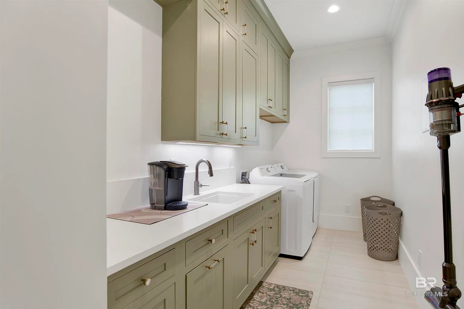 873 Inlet Cir