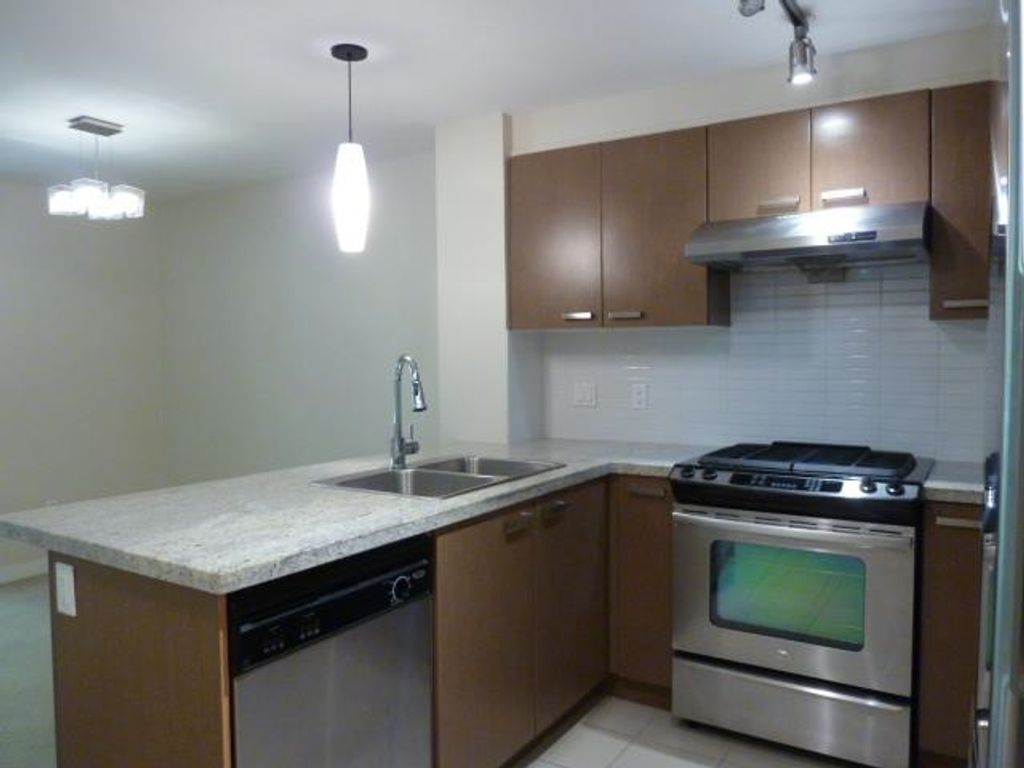 9500 Odlin Rd, #126
