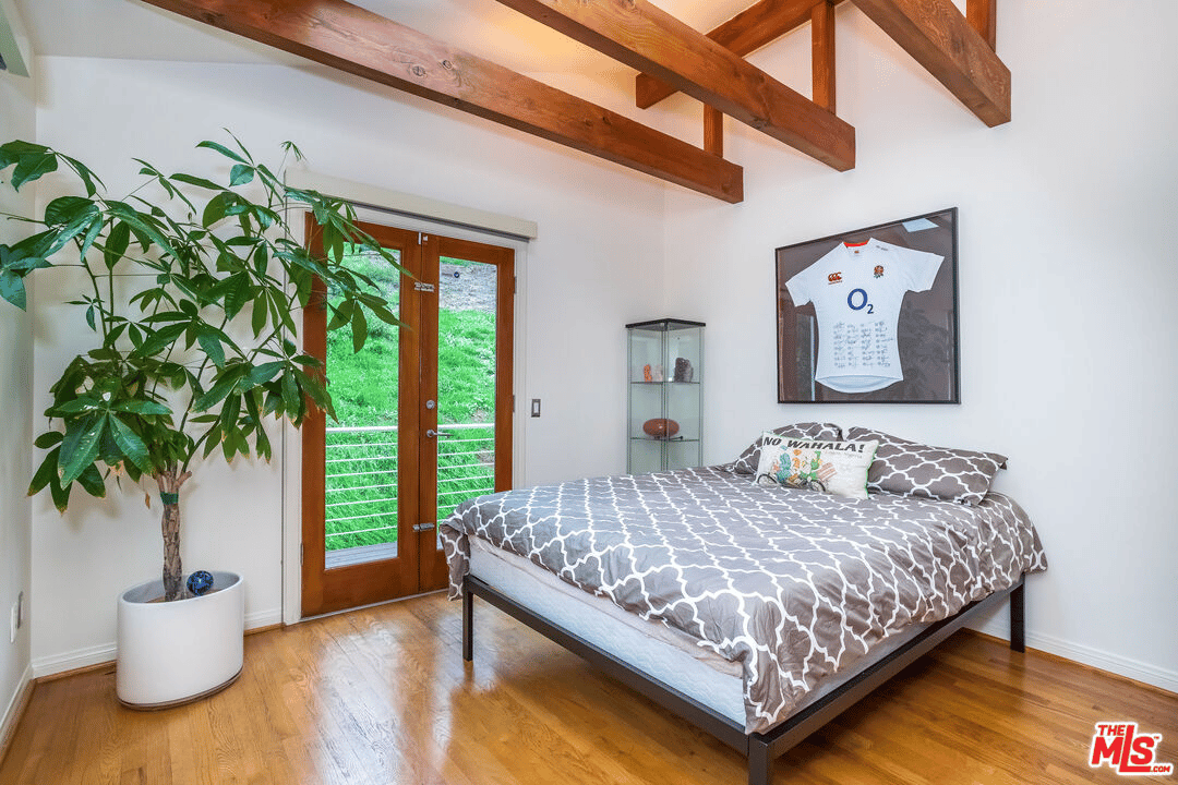 8783 Lookout Mountain Ave