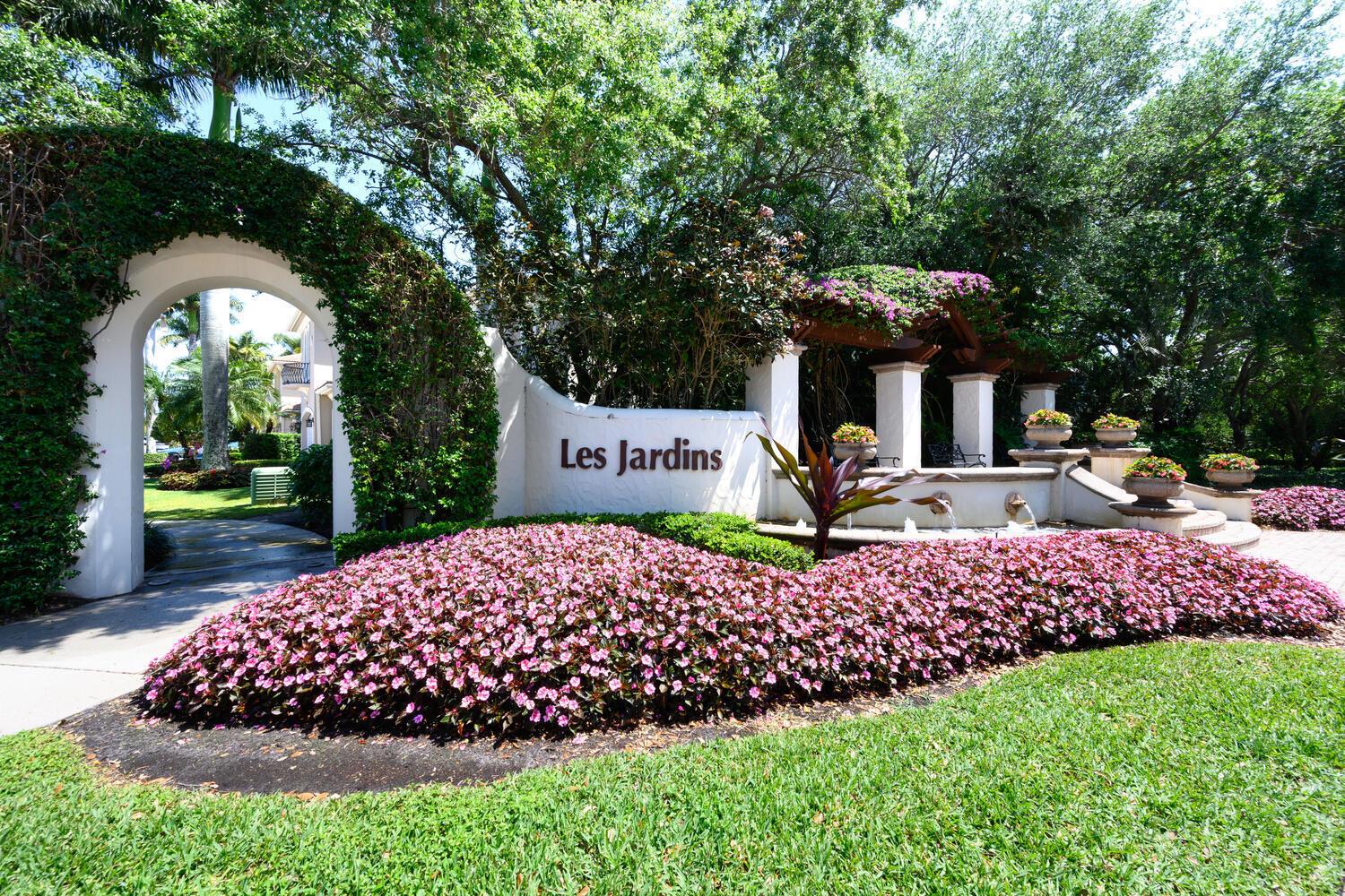 538 Les Jardin Dr