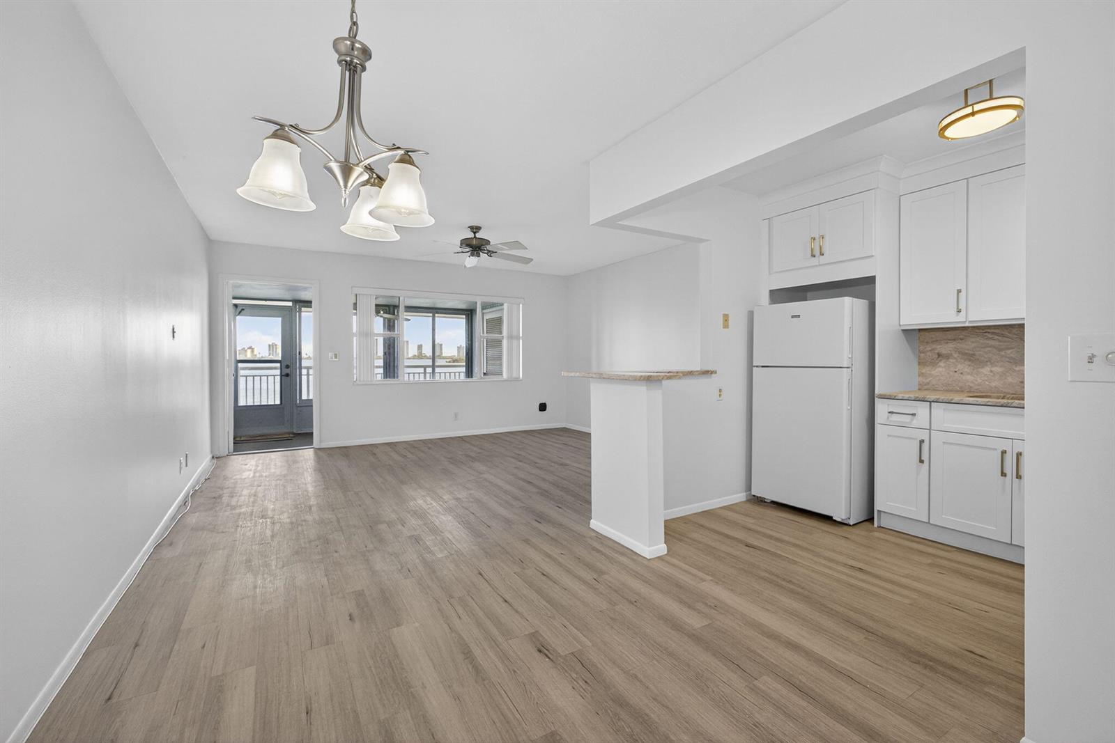 100 Shore 307 Ct