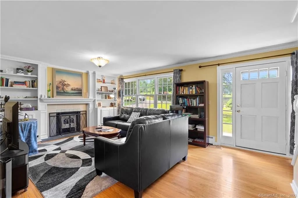 54 Chestnut Hill Road