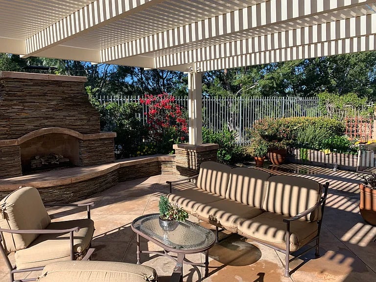 6425 Camino Ventosa