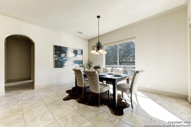 365 Regent Cir