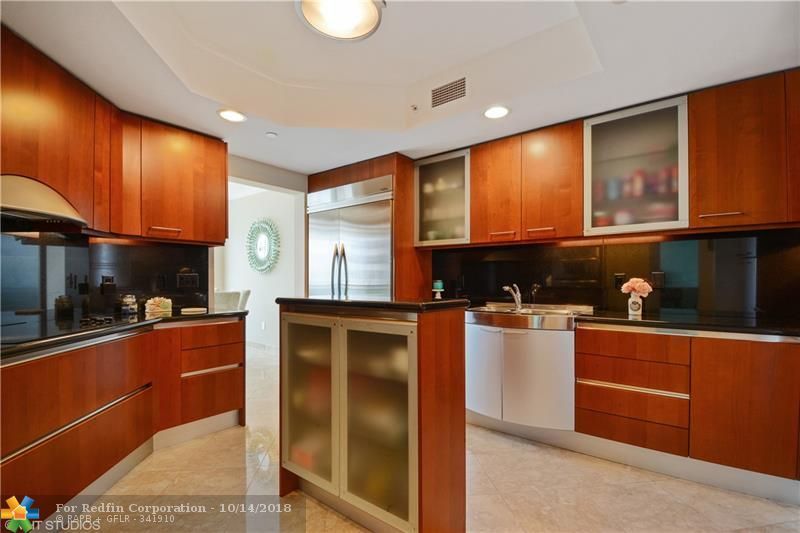 2845 NE 9th St #1104