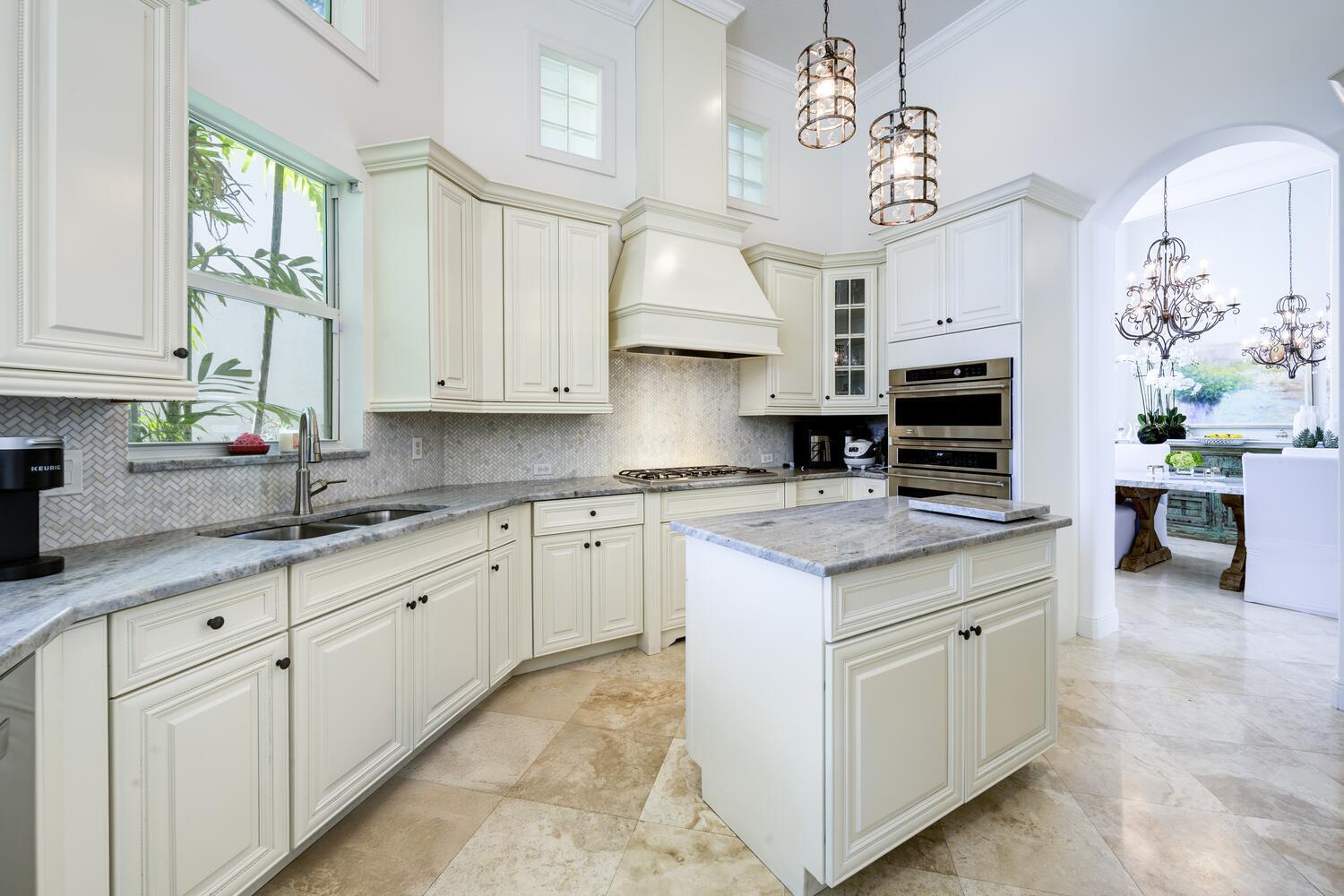 538 Les Jardin Dr
