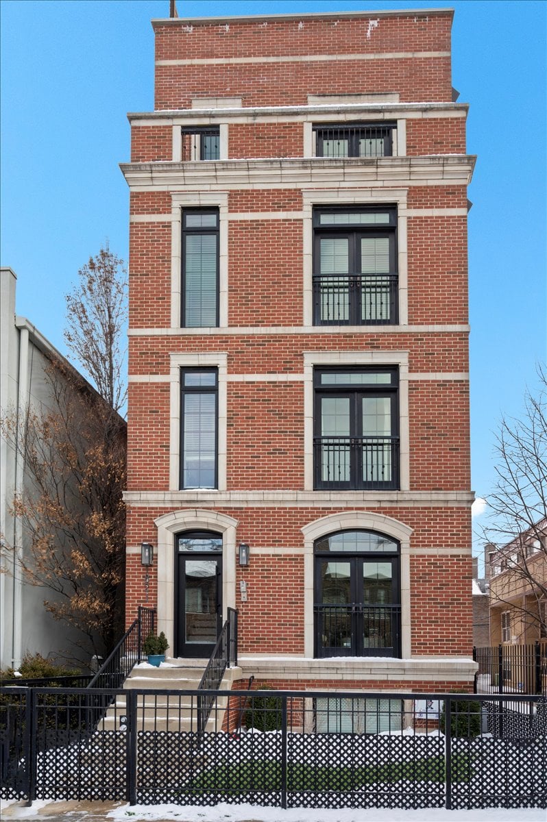 1821 N Larrabee Unit 2