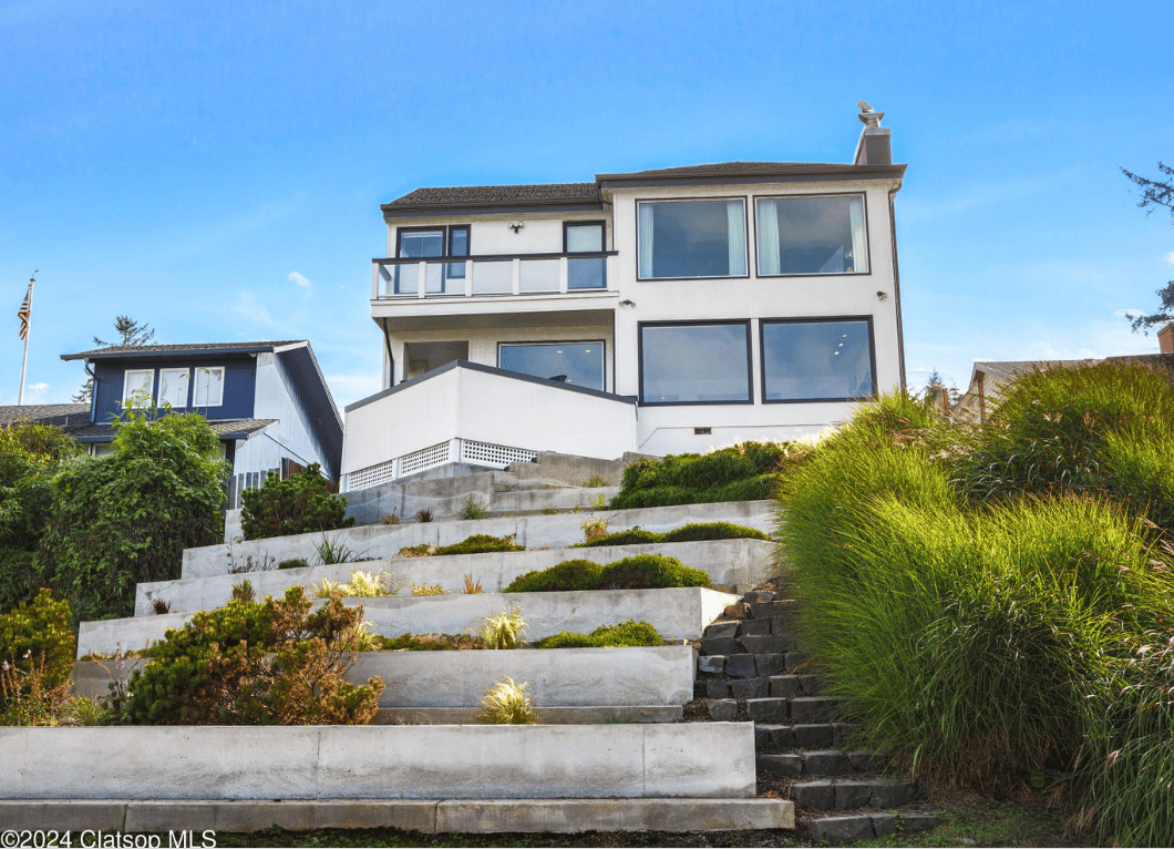 3282 Sunset Blvd