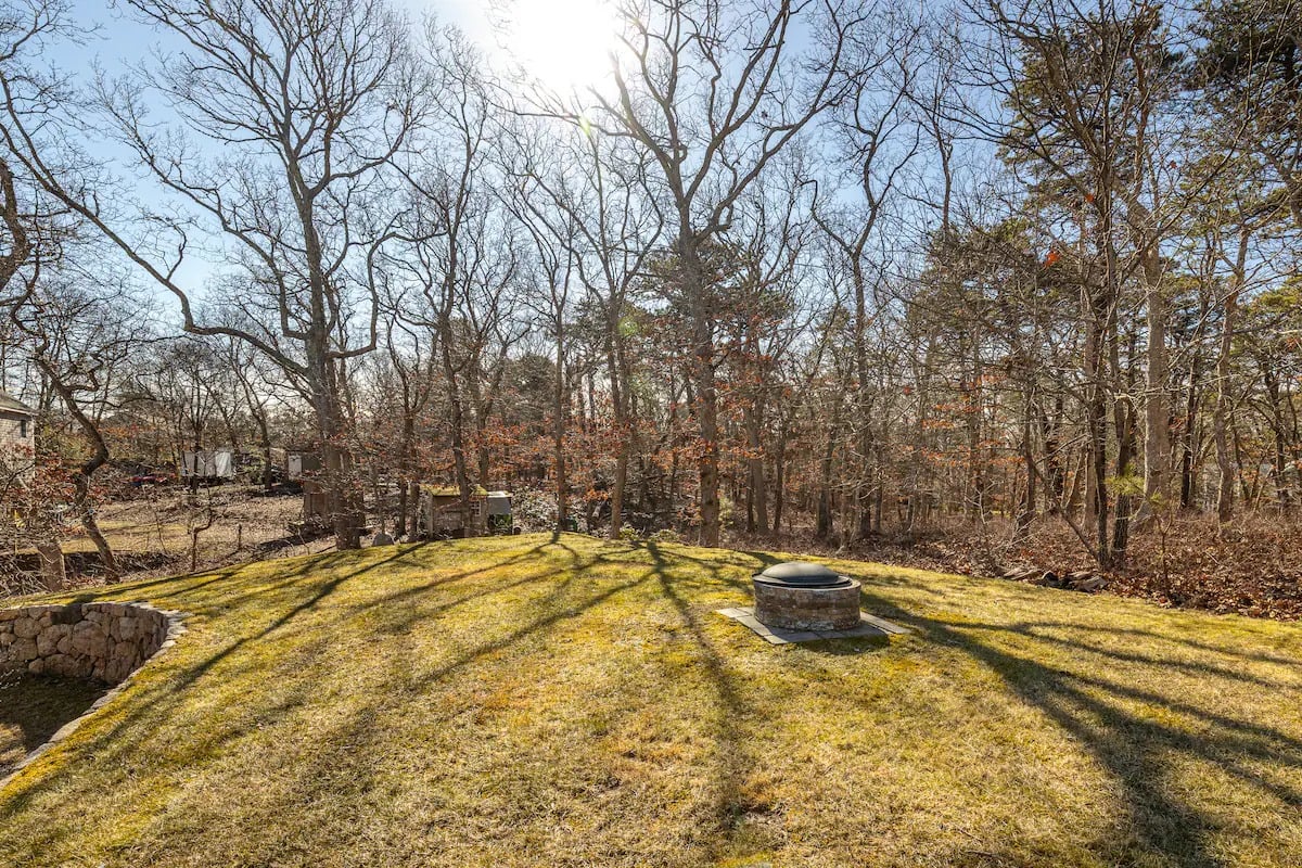 Vineyard Haven Escape