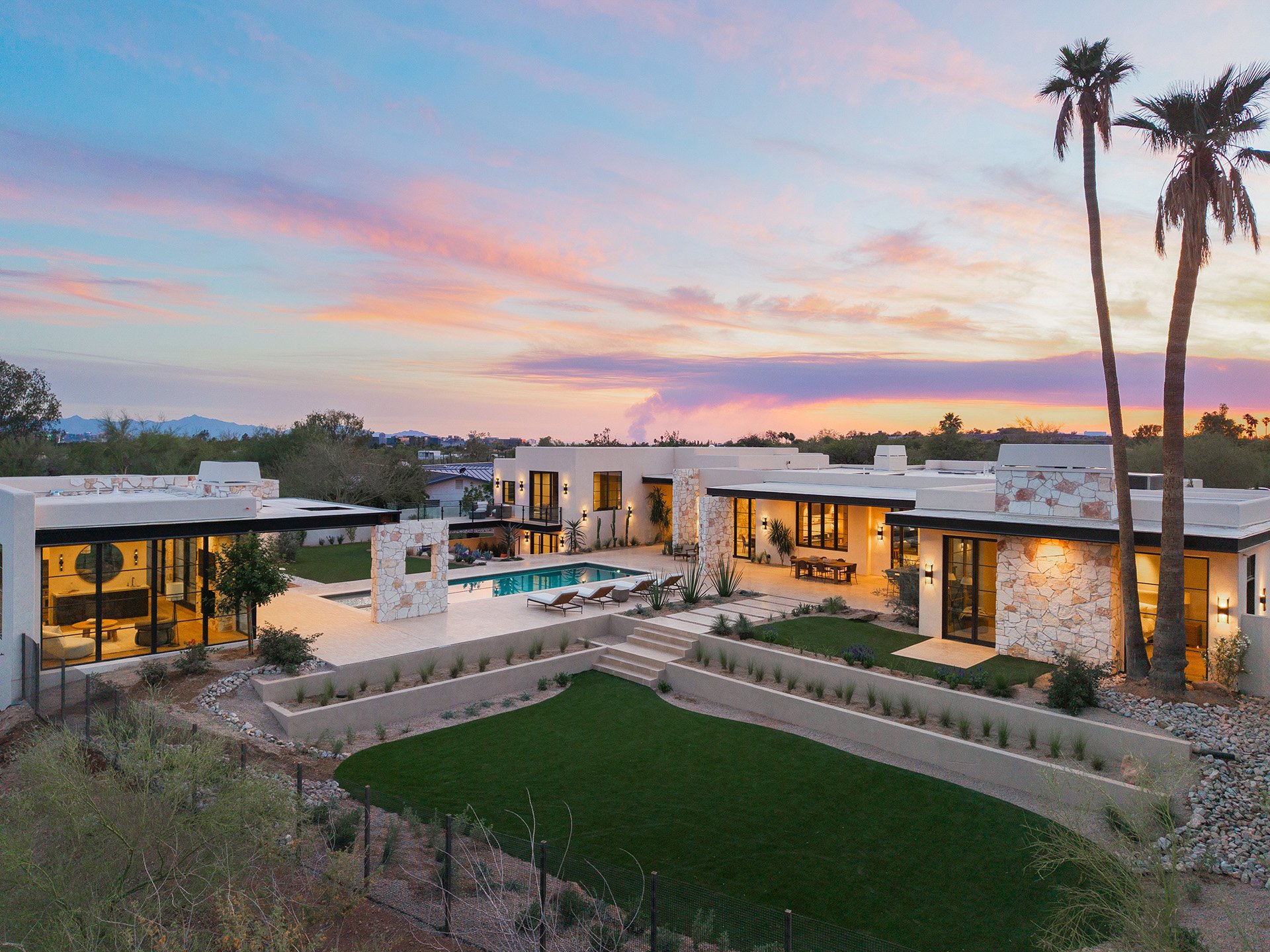 5709 N HARDING Drive