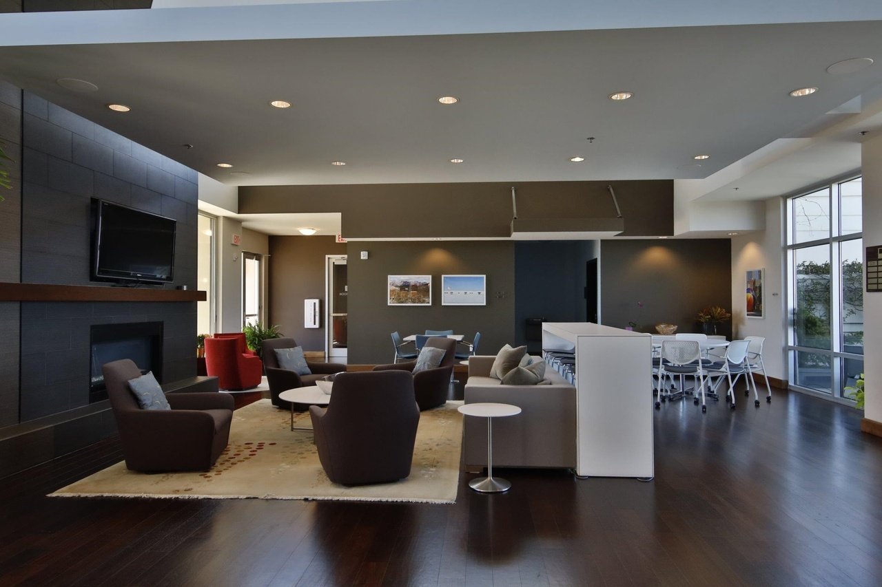 140 W Franklin St #514