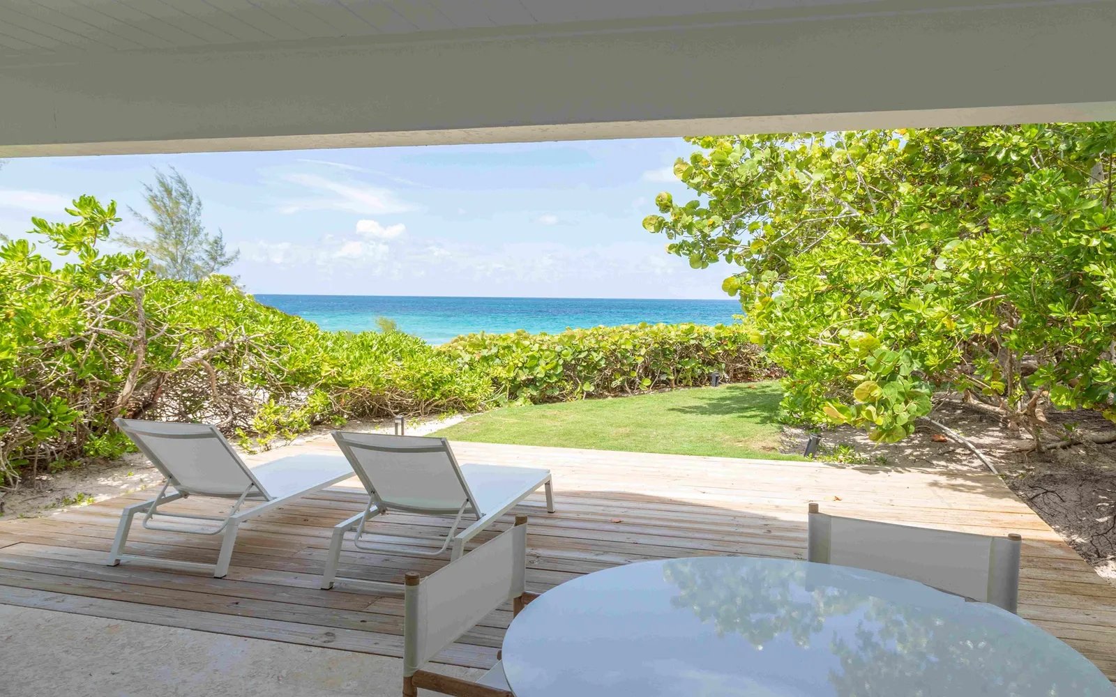 Beautiful Harbour Island Beachfront Villa