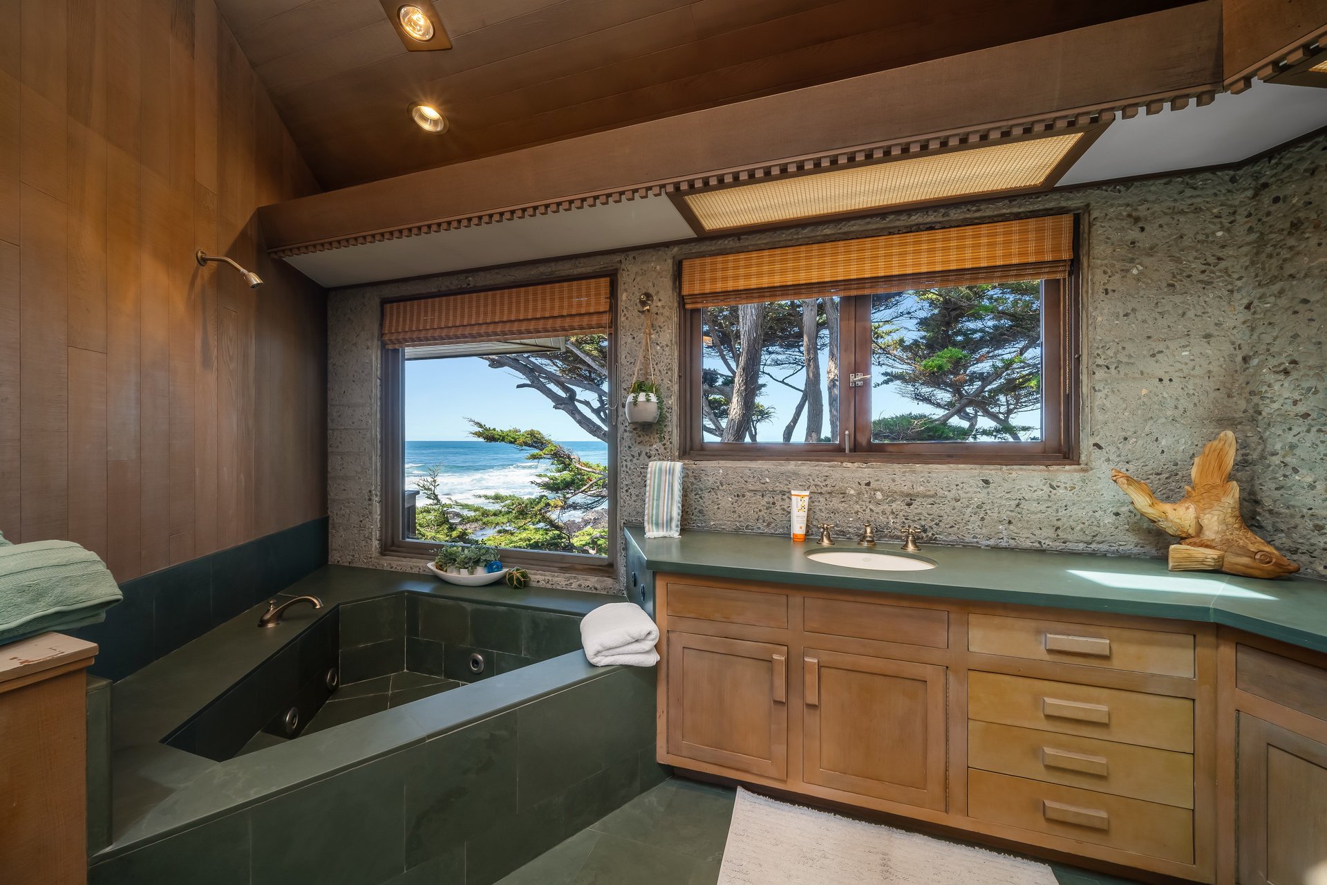 Oceanfront Luxury in Cambria - 2431 Sherwood Dr