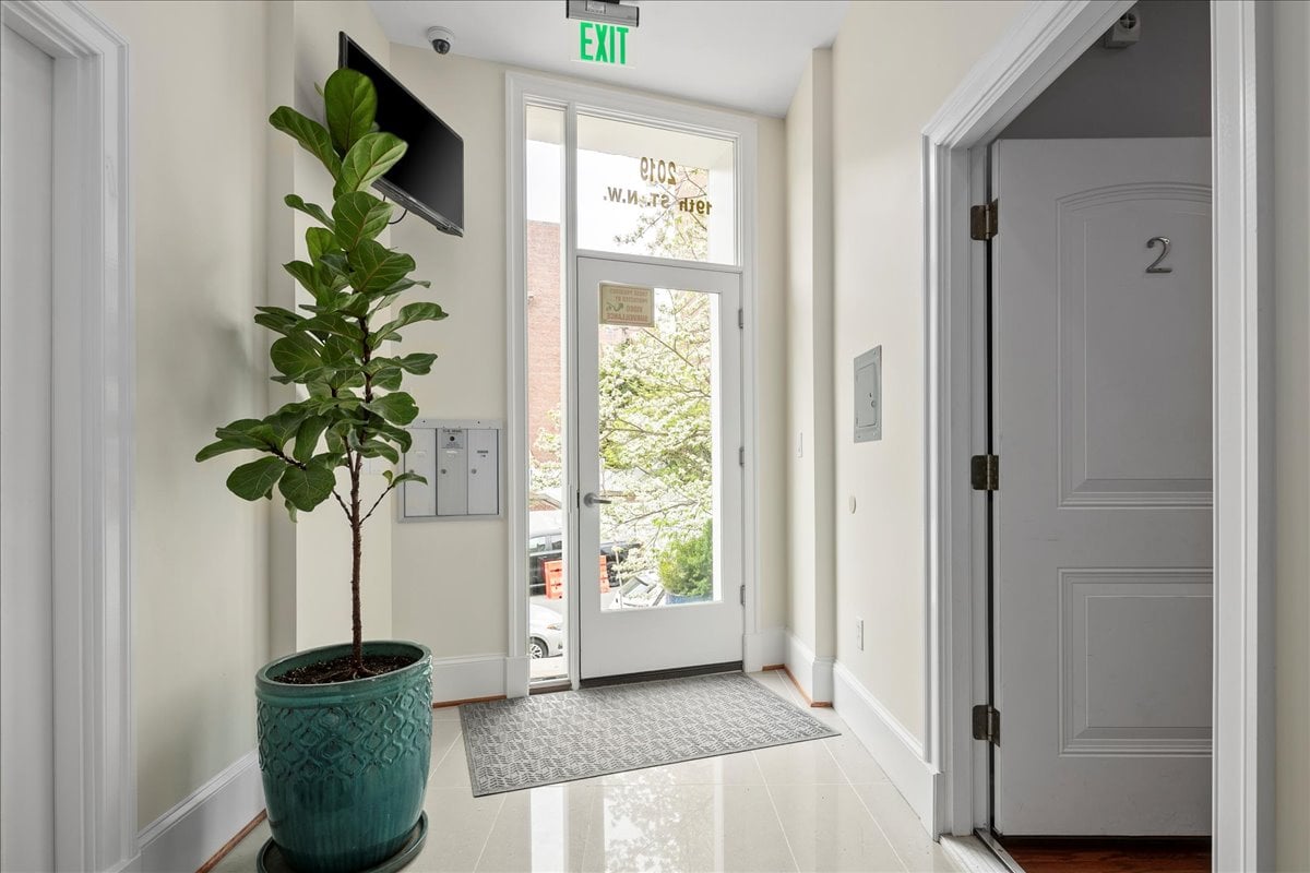 2019 19th St NW #2