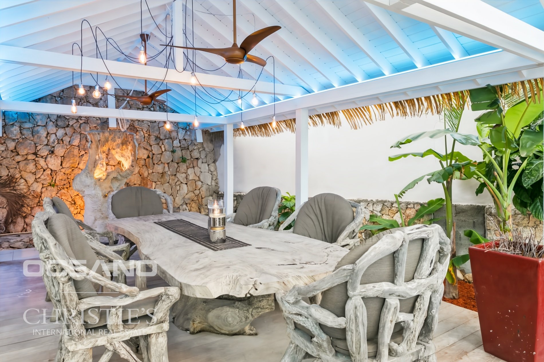 Blue Lagoon  - Private Address