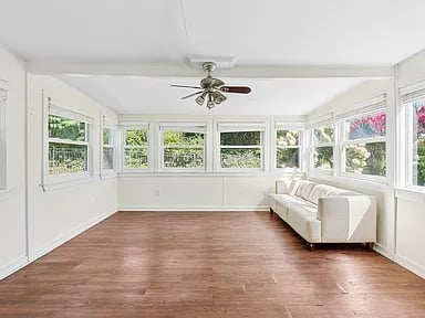 11 Juniper Ln