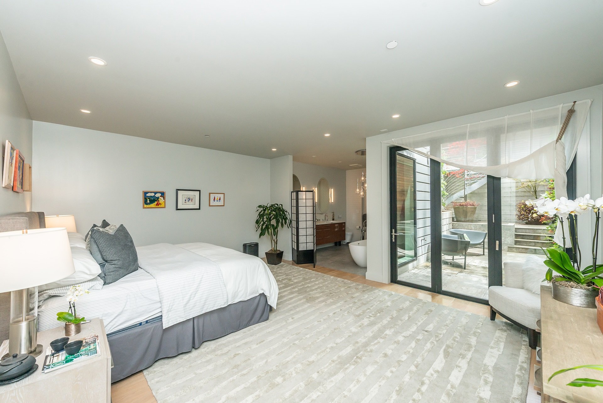 858 Ashbury