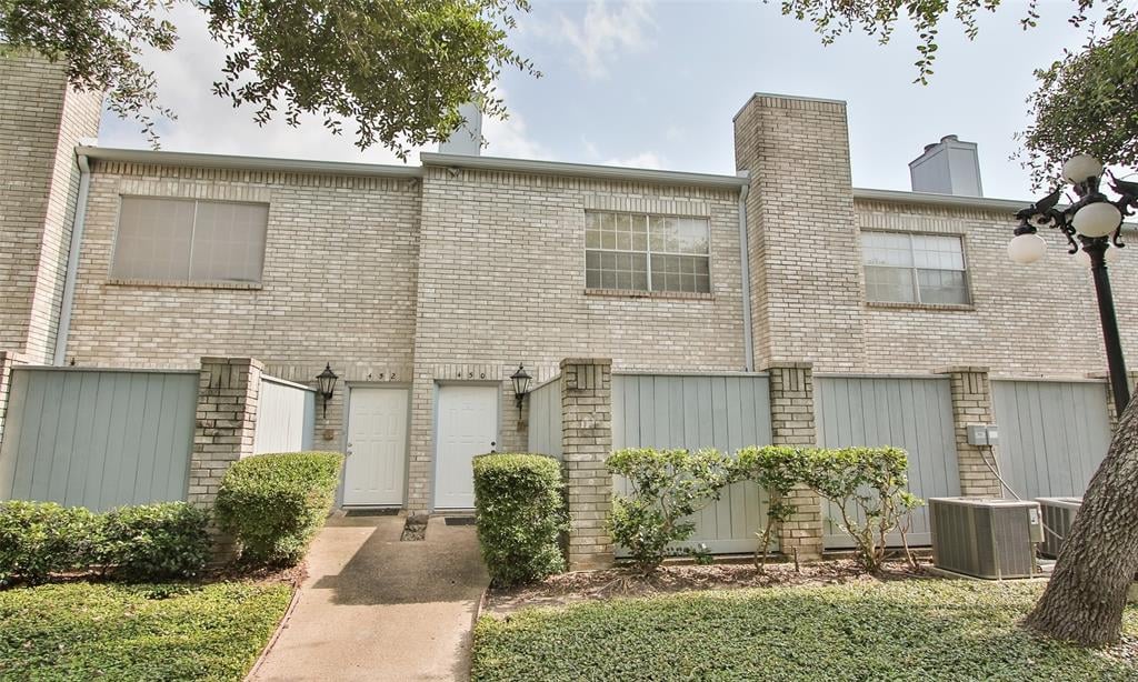 450 Wilcrest Dr, #450