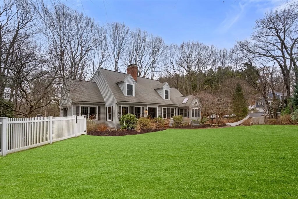 27 Cedar Hill Rd
