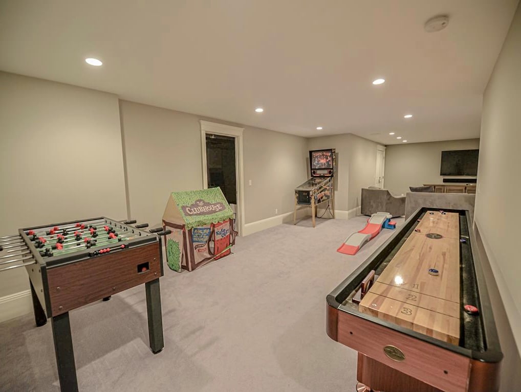 2 Noras Ln