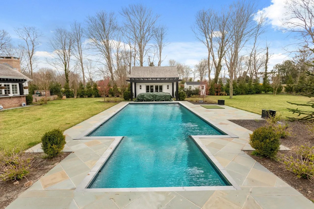 57 Pond Ln