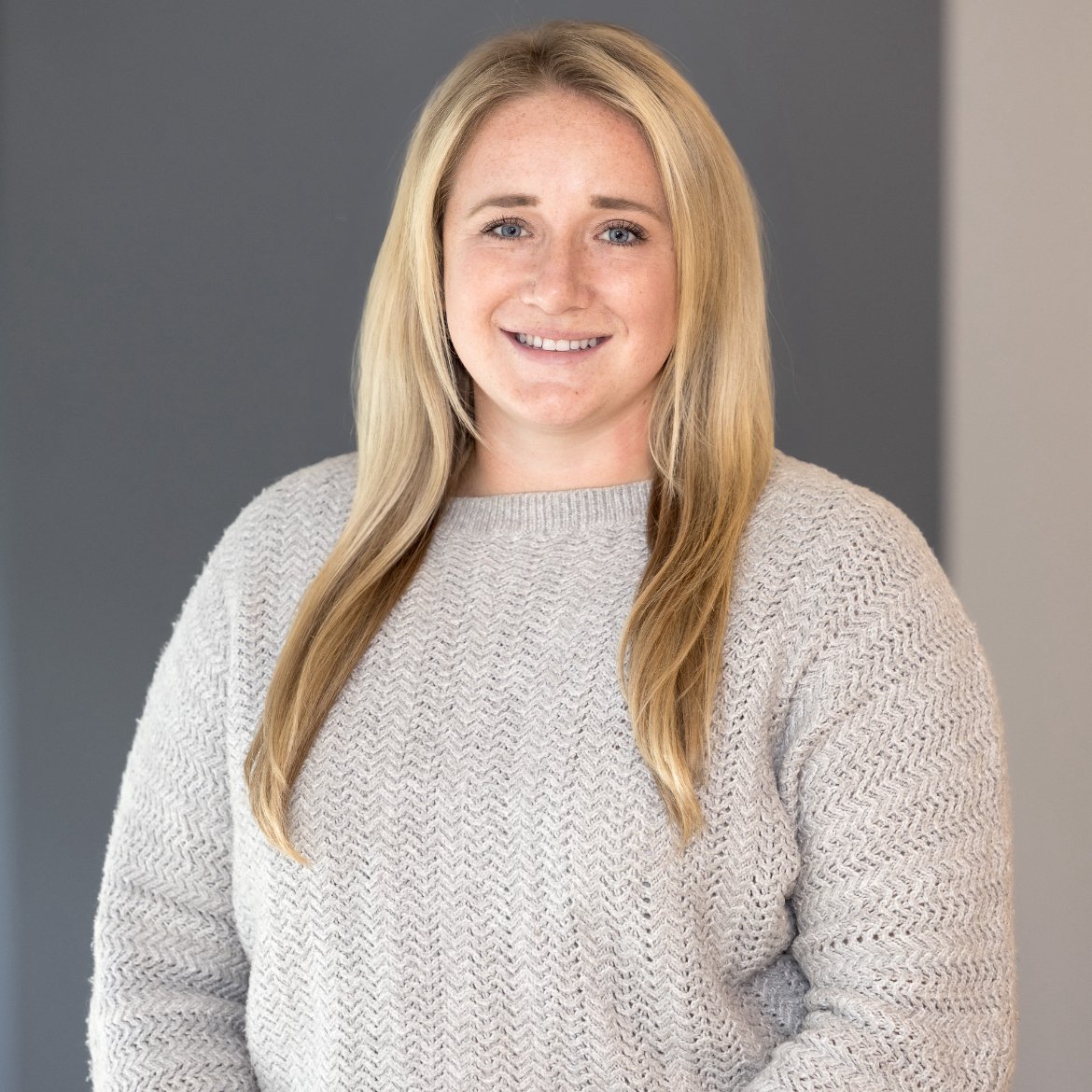 Julia Davis Hopkinton, MA Real Estate Agent Headshot