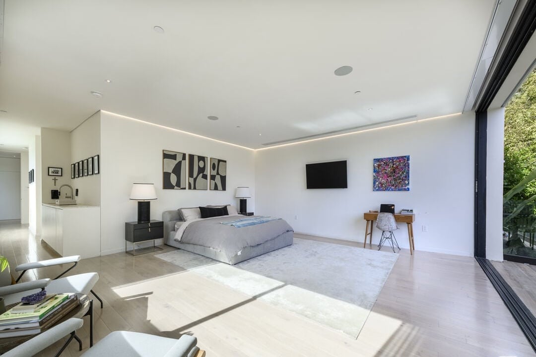 Pinnacle Manor, Willow Glen Rd, 90046