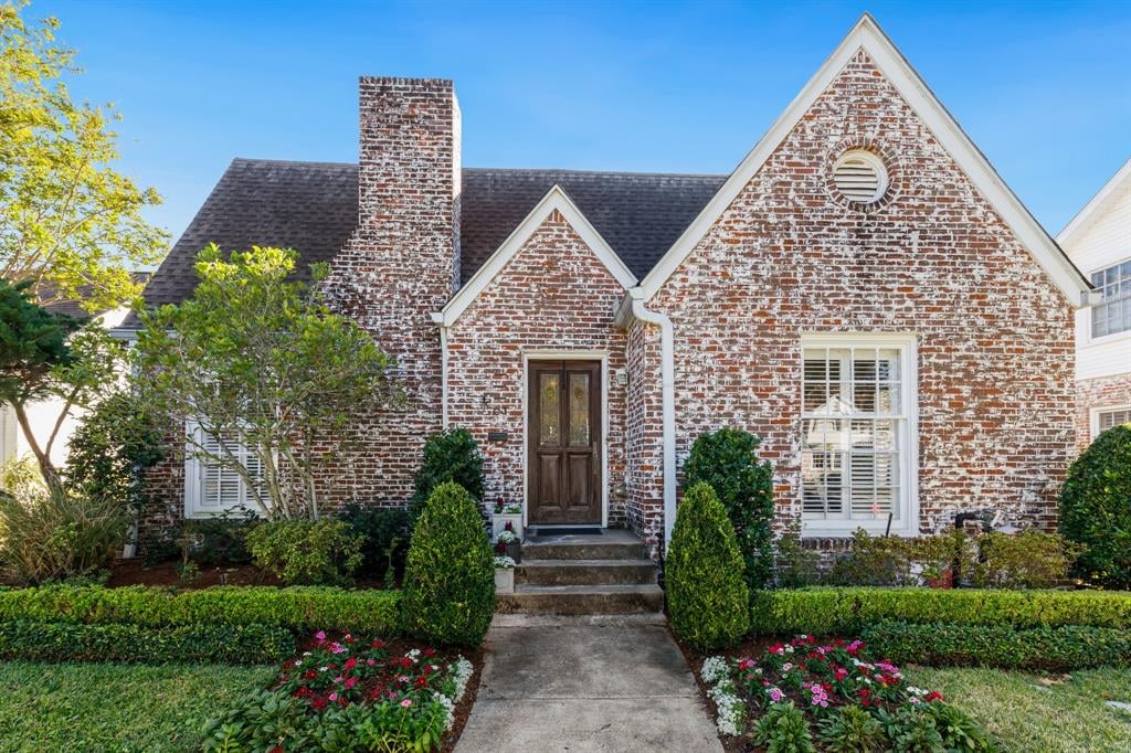2111 Addison Rd