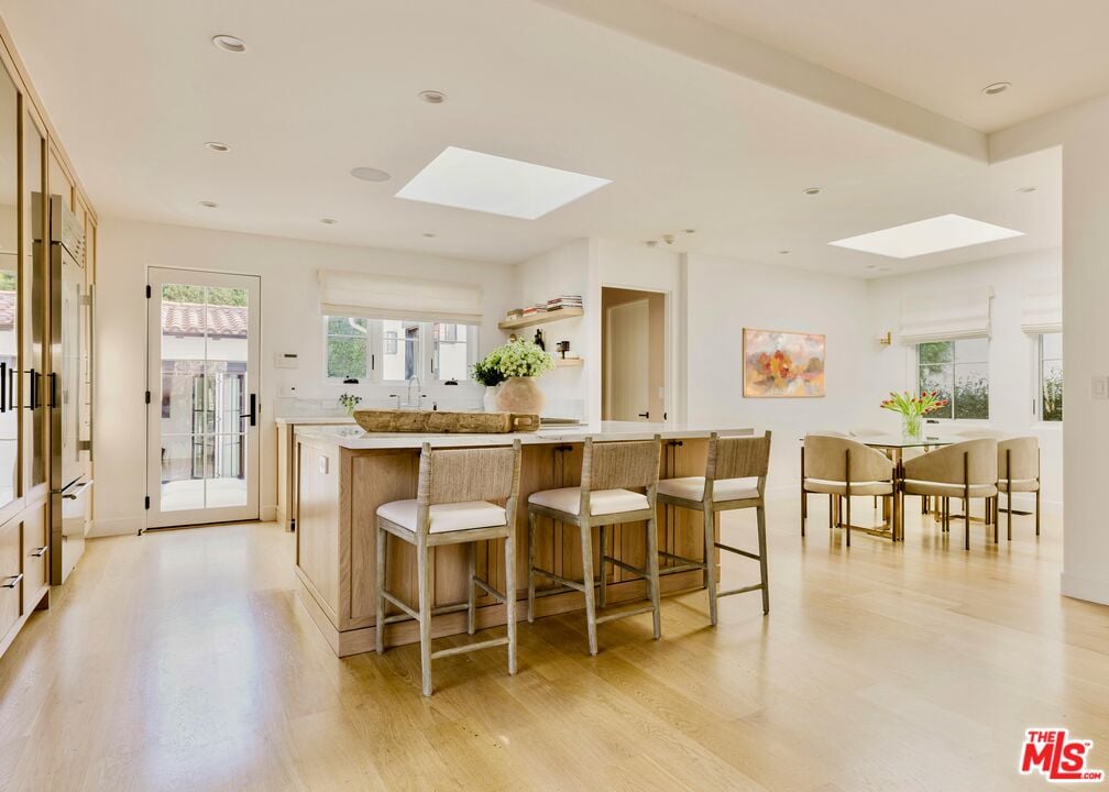 Solaris Pavilion, Westbourne Dr, 90048