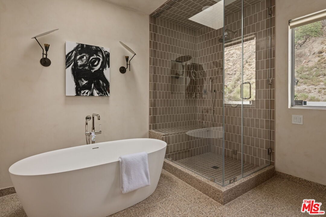 Northstar Pavilion, Amor Rd, 90046