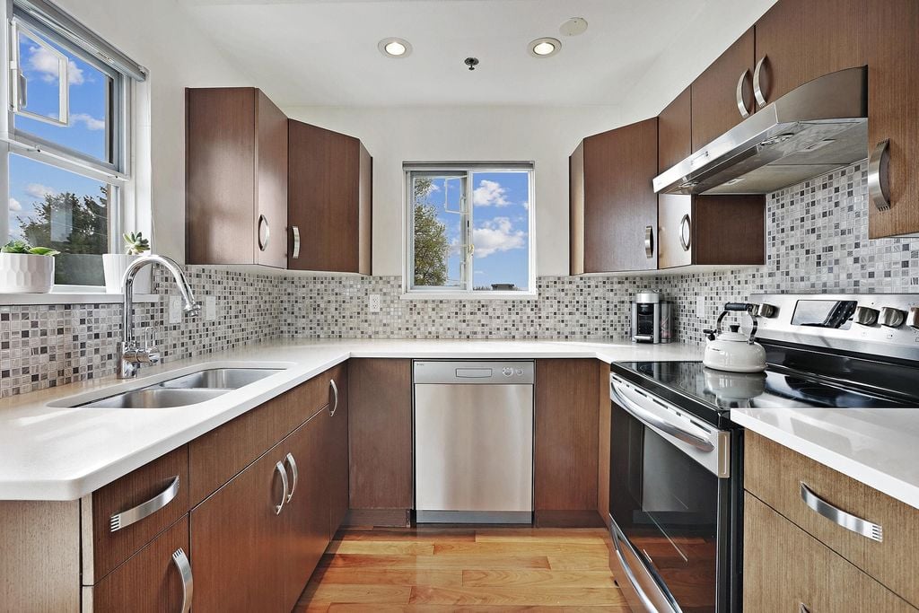 2091 Vine St, #PH1
