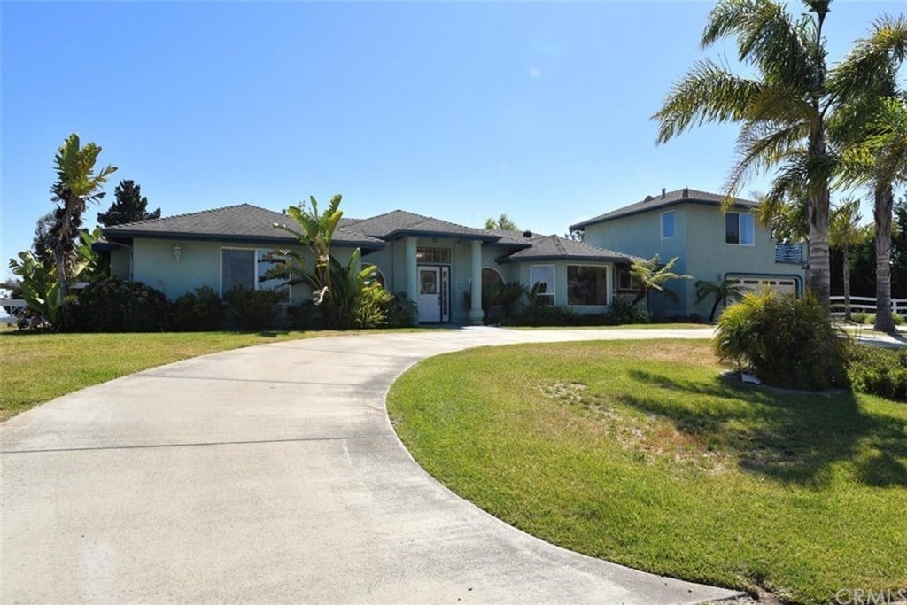 1685 La Cumbre Ln