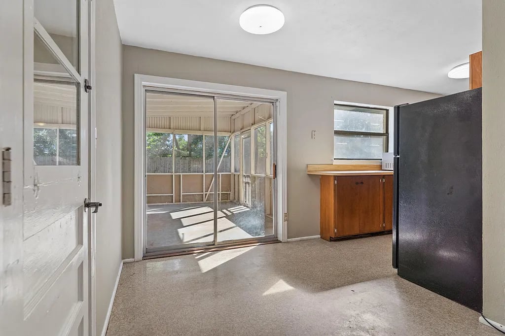 359 Gardner Dr NE